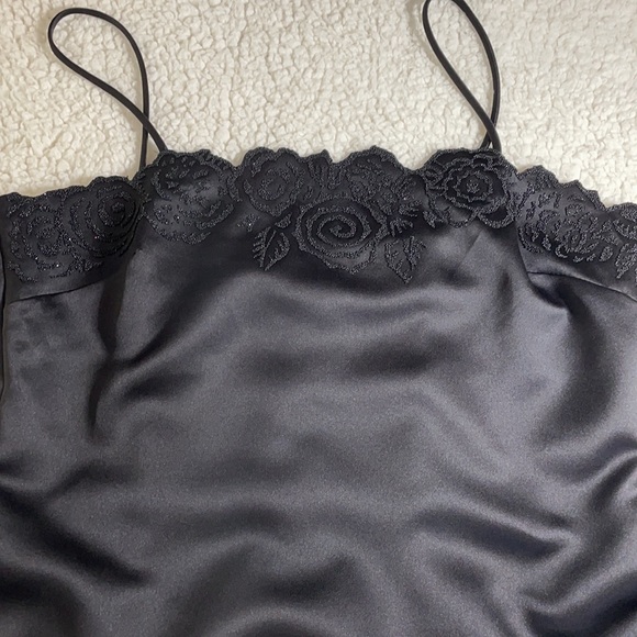 Size 13 black thin strap dress with Rose design - Picture 4 of 6